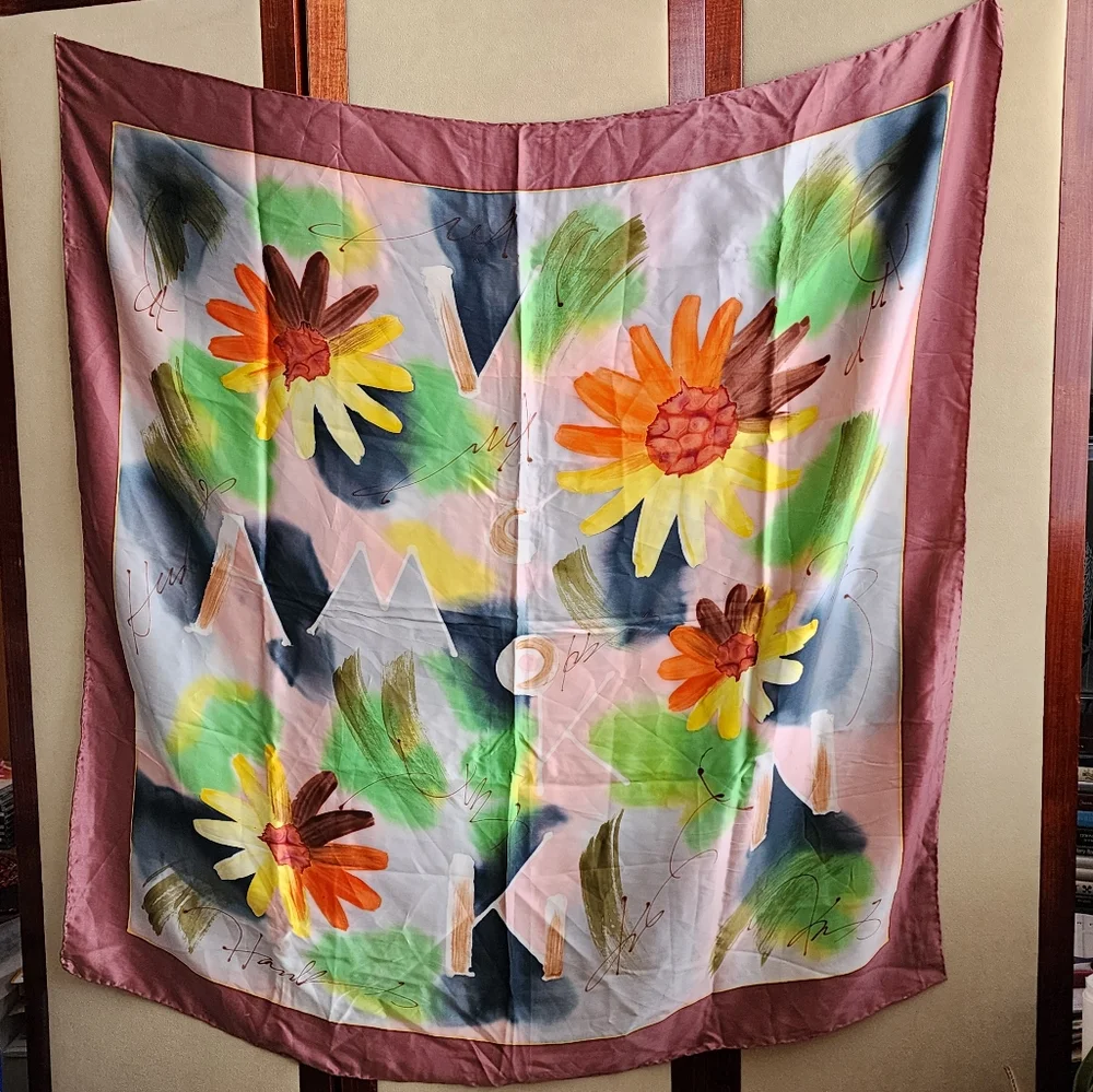 Huasheng Floral Silk Scarf